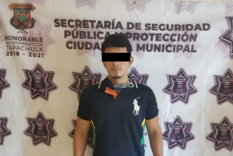 Robó Dos Botellas De Licor En Tienda De Autoservicio Y Fue Detenido