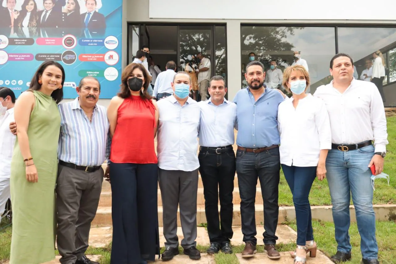 Julio Gamboa asistió a la inauguración de las oficinas del Diario de Chiapas en Tapachula.