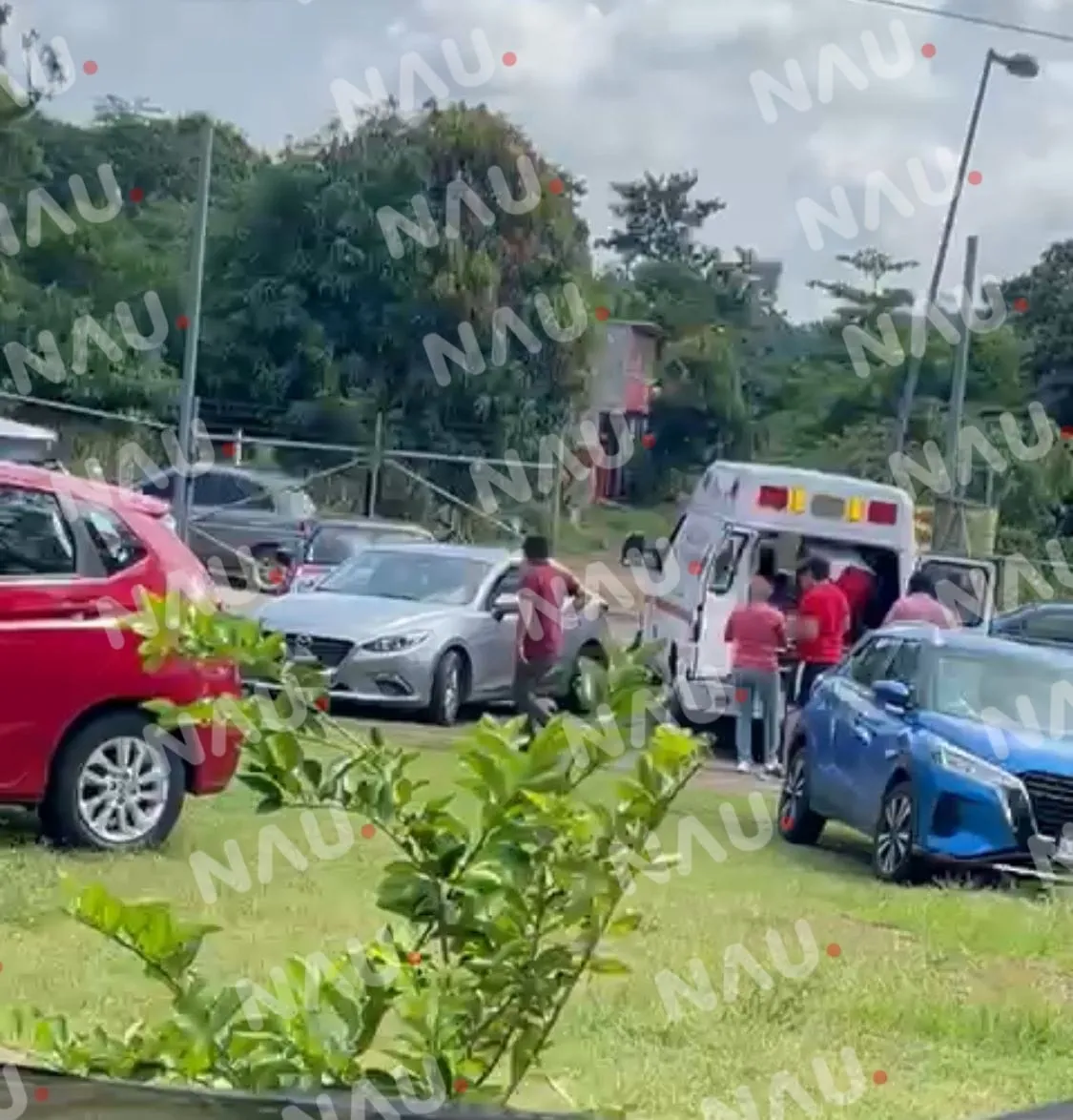Joven en aparente estado de intoxicación es atendida por Cruz Roja en escuela preparatoria de Tapachula