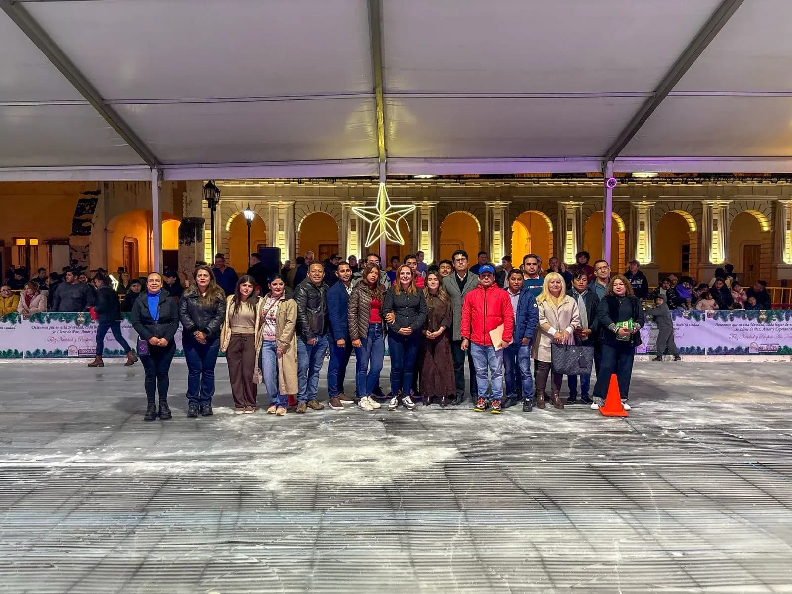 Se inaugura la pista de hielo en San Cristóbal para disfrutar la Navidad en familia