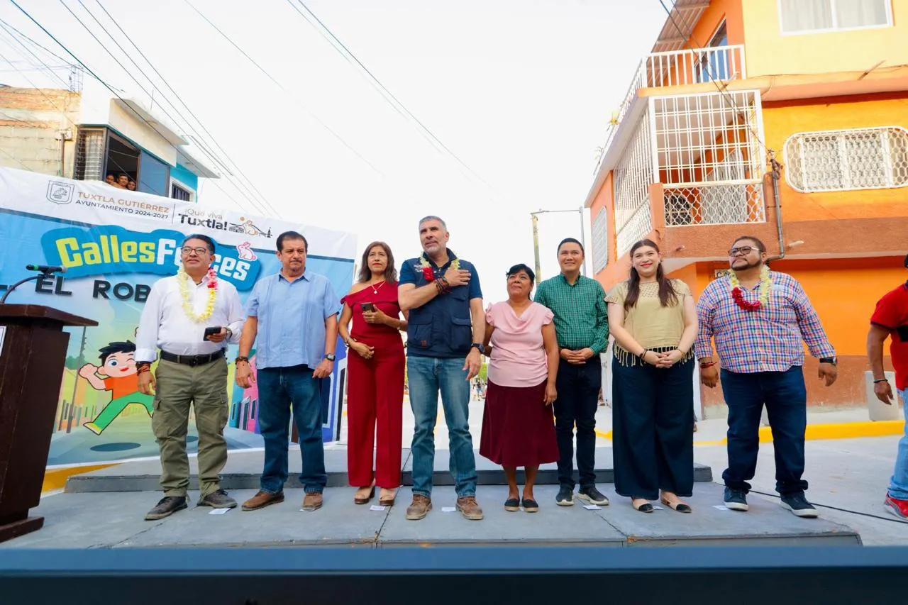 Inaugura Angel Torres Calles Felices en beneficio de la colonia El Roble
