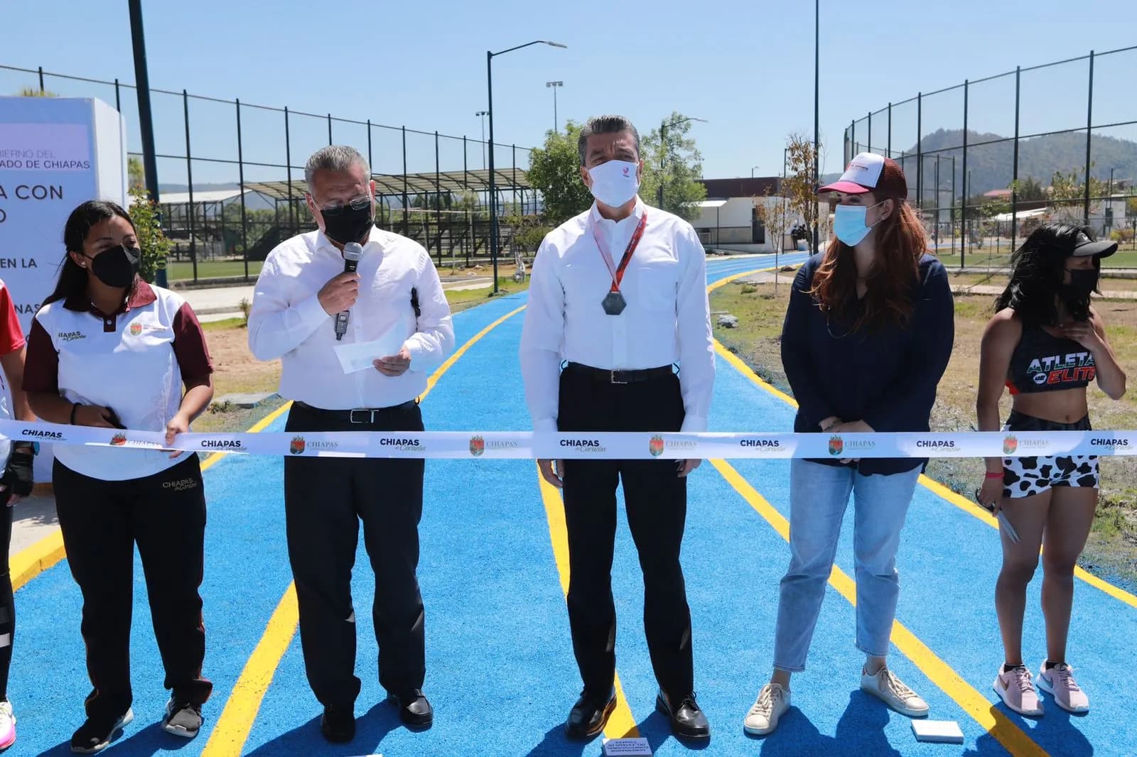 Rutilio Escandón inaugura rehabilitación de la trotapista del Centro Deportivo Municipal de SCLC