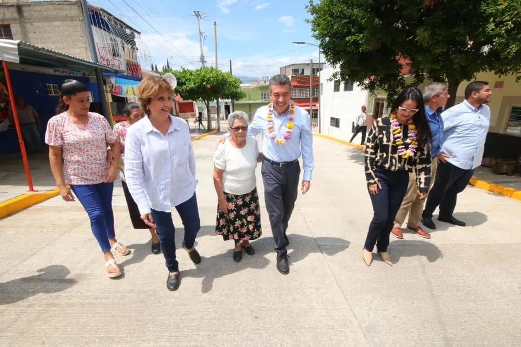 Inaugura Rutilio Escandón calles en la colonia Calvarium de Tuxtla Gutiérrez