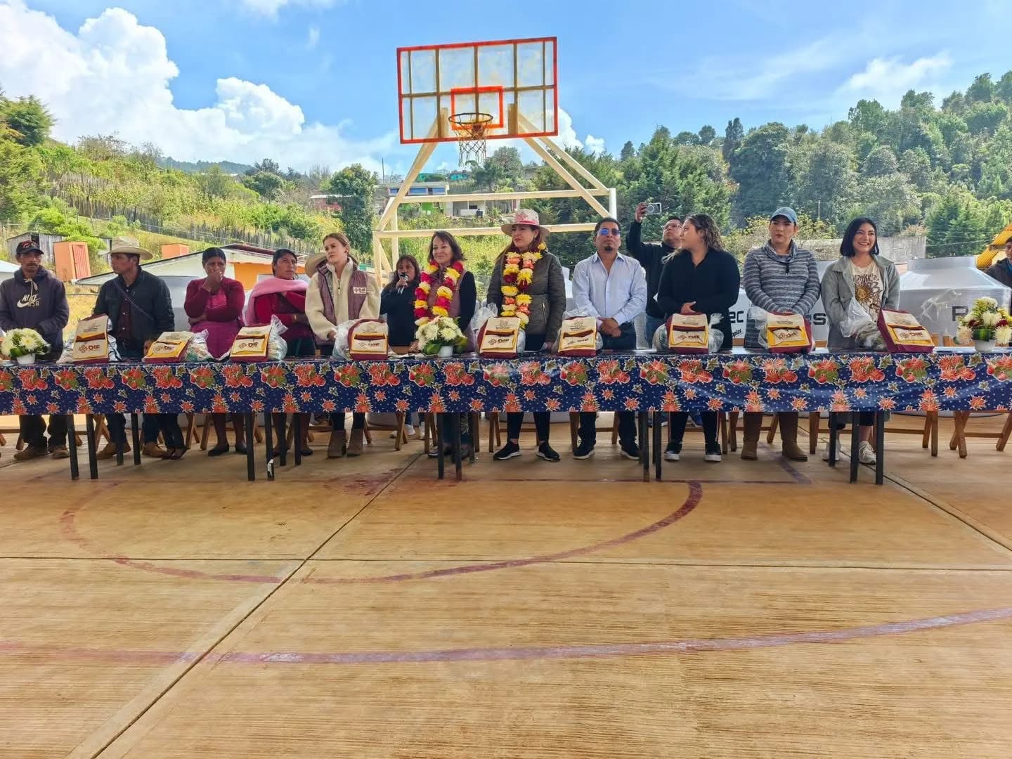 Fabiola Ricci refrenda compromiso con comunidades rurales durante visita a Napité