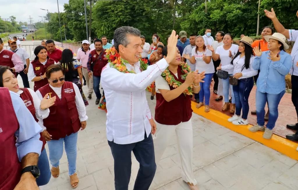 Inaugura Rutilio Escandón pavimentación de calles en Reforma