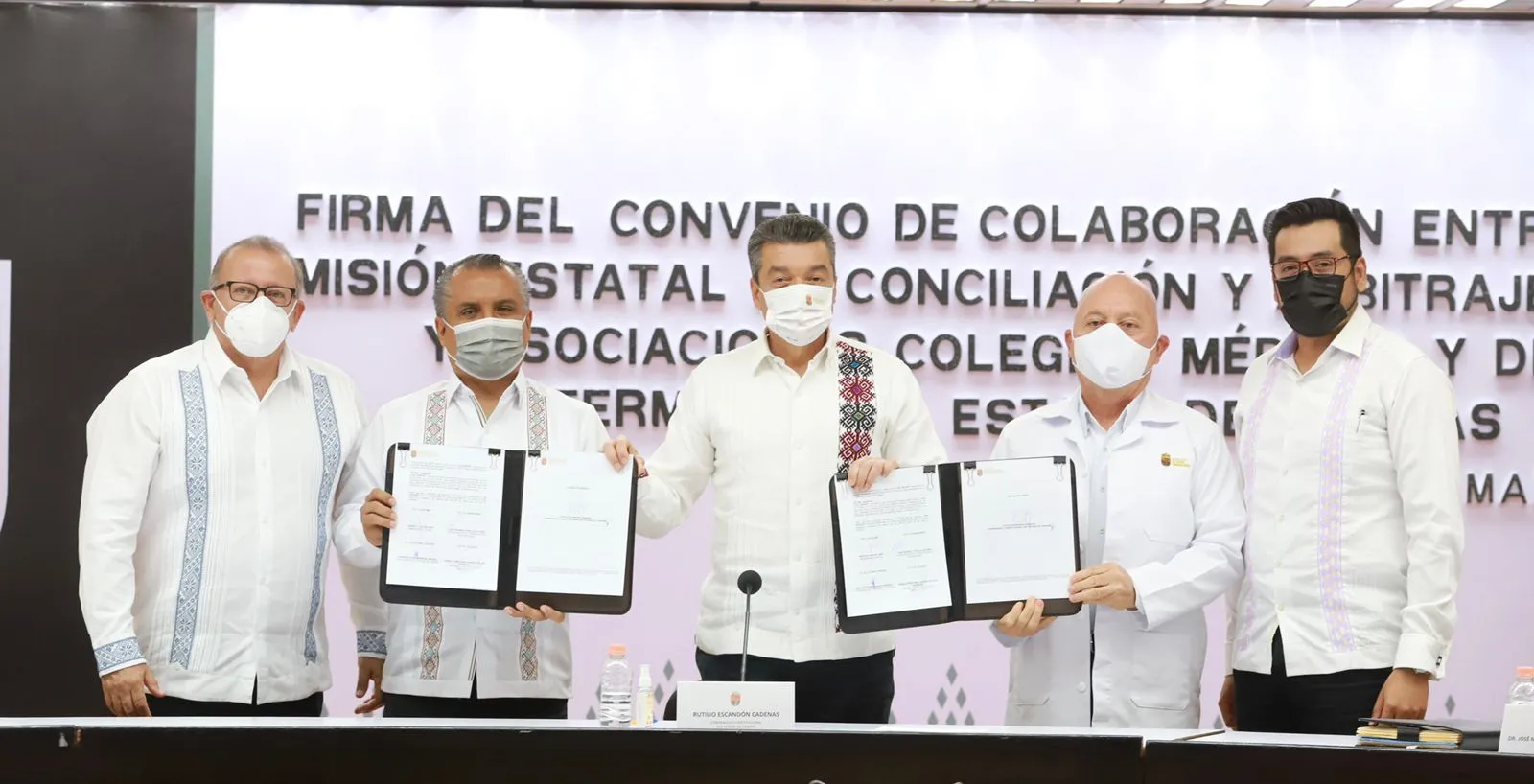 Atestigua Gobernador convenio entre Comisión Estatal de Conciliación y Arbitraje Médico y Colegios de Médicos