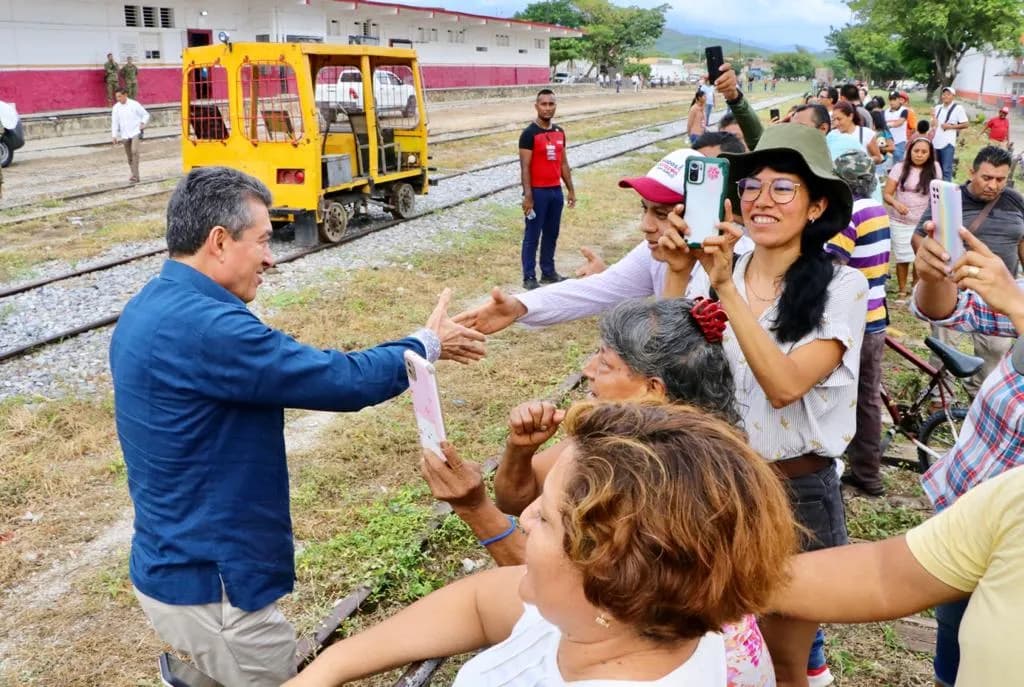 Rutilio Escandón acompaña al presidente AMLO en sobrevuelo y supervisión de obras en Chiapas