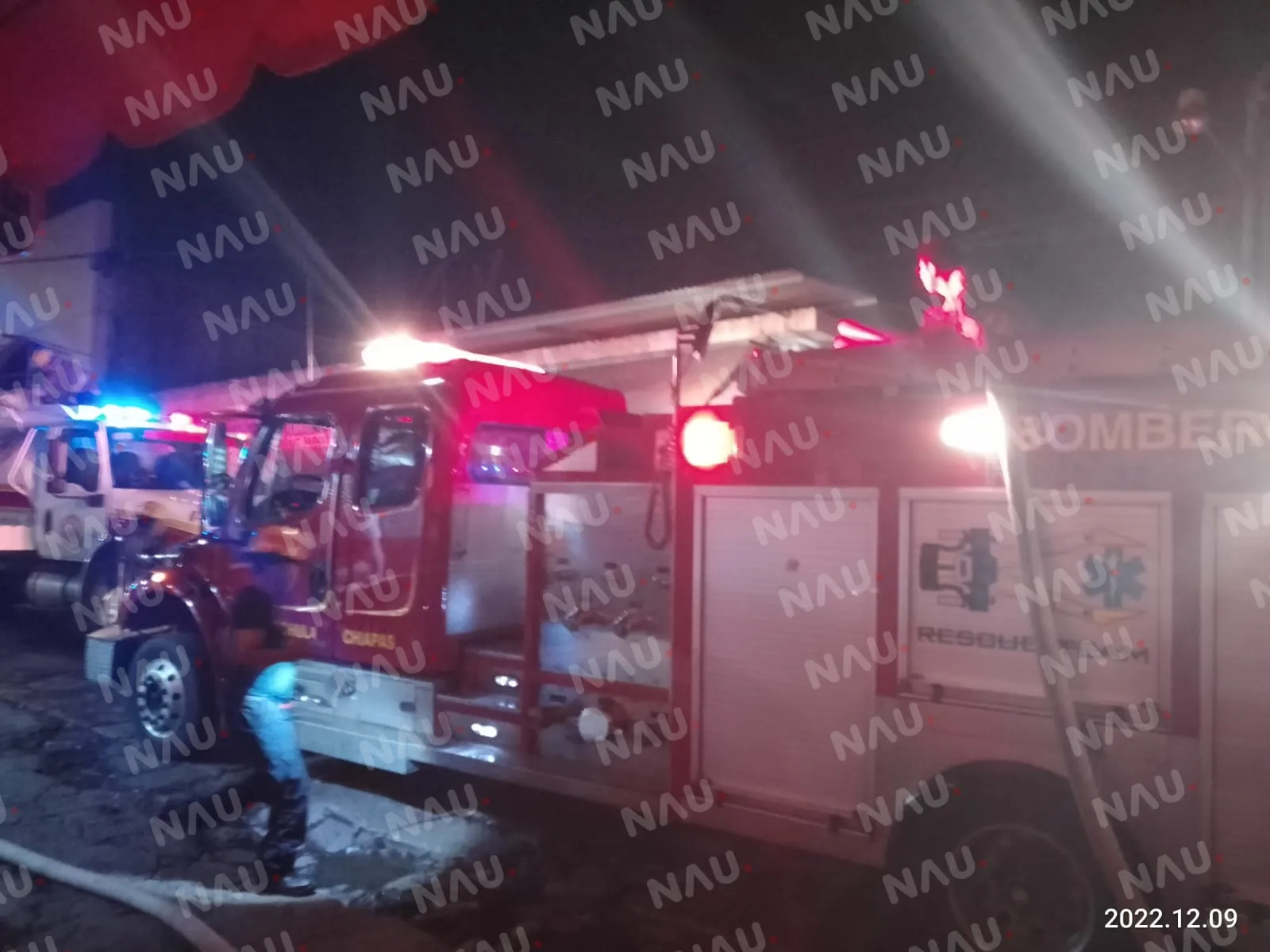 Se incendia local de venta de comida en el mercado San Juan