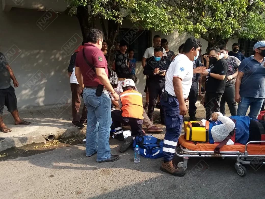 Pareja lesionada al ser atropellada por un vehículo