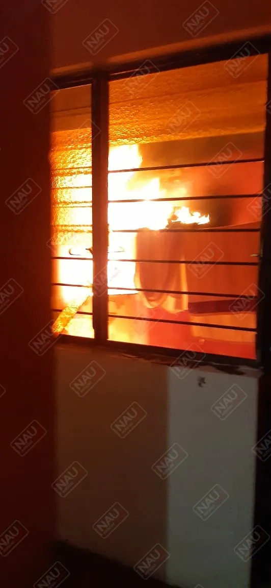 Lavadora se incendió en el interior de una casa