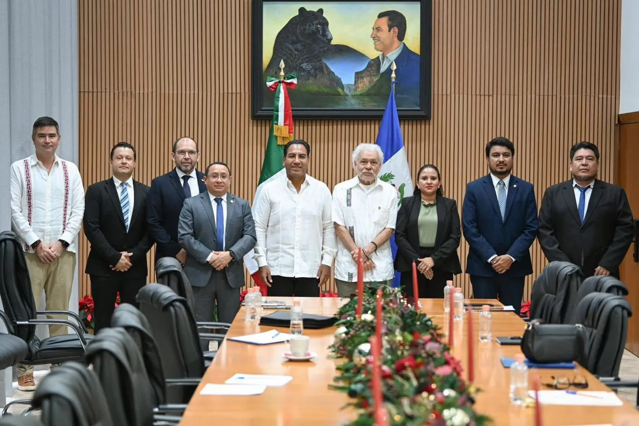 Eduardo Ramírez sostuvo una reunión con el embajador de Guatemala en México, Edgar Armando Gutiérrez Girón