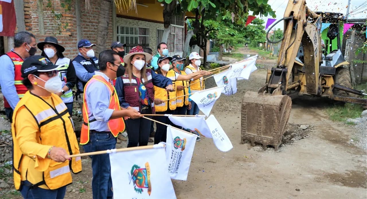 SE ABREN NUEVOS CIRCUITOS VIALES EN TAPACHULA CON OBRAS DE PAVIMENTACIÓN EN COLONIAS