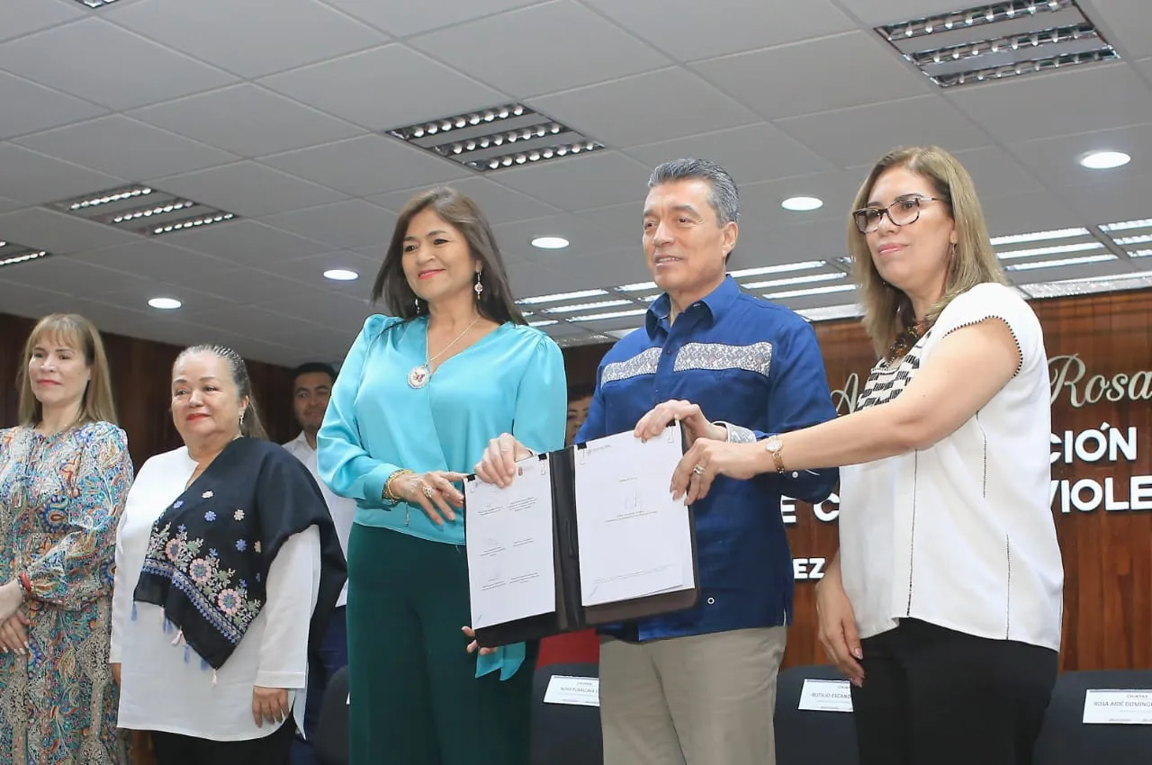 Celebra Rutilio Escandón integración de red de apoyo para atender casos de violencia sexual en bachilleratos