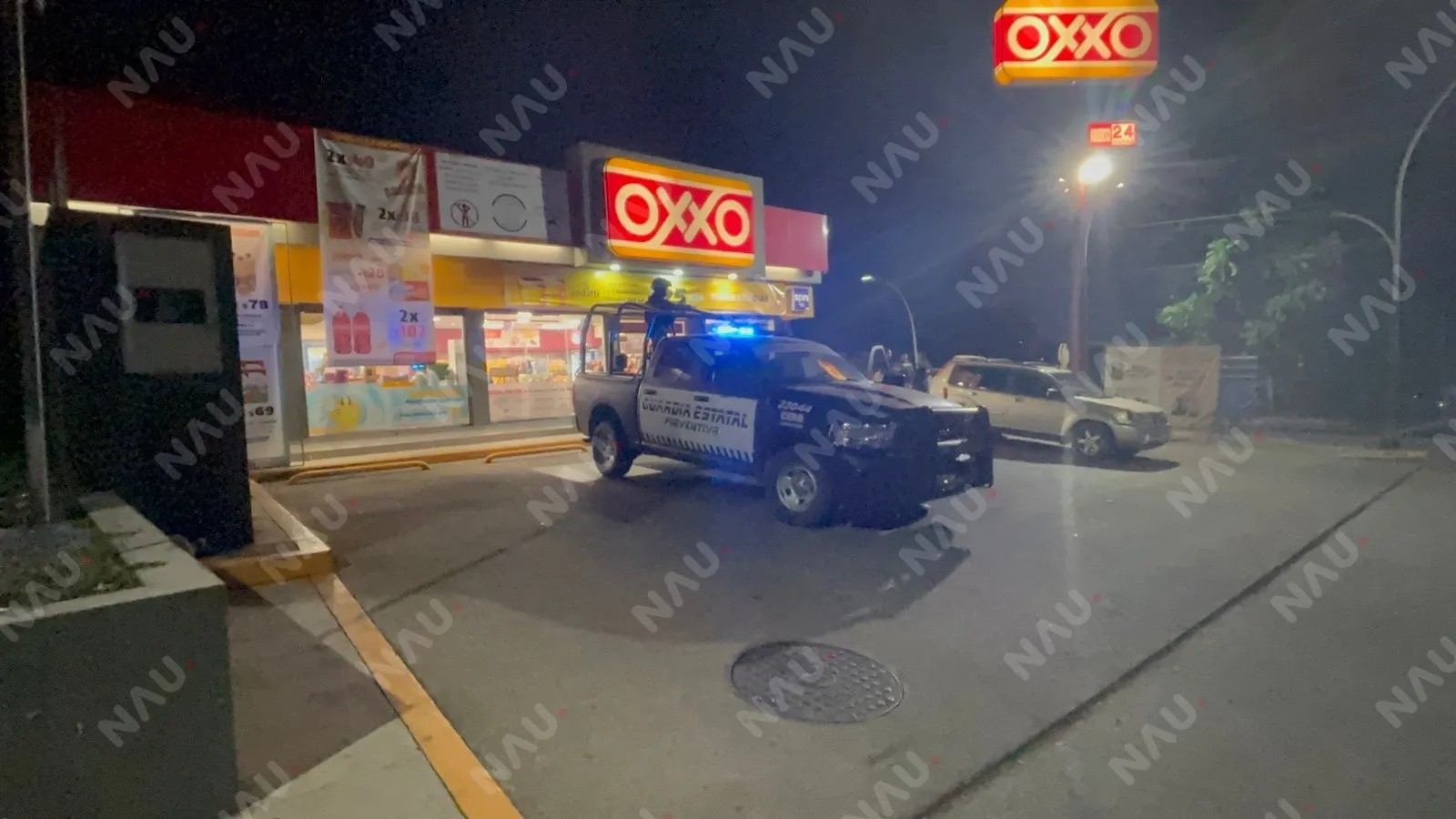 Asaltan dos tiendas Oxxo en menos de cinco minutos en Tapachula; delincuentes huyen en motocicleta