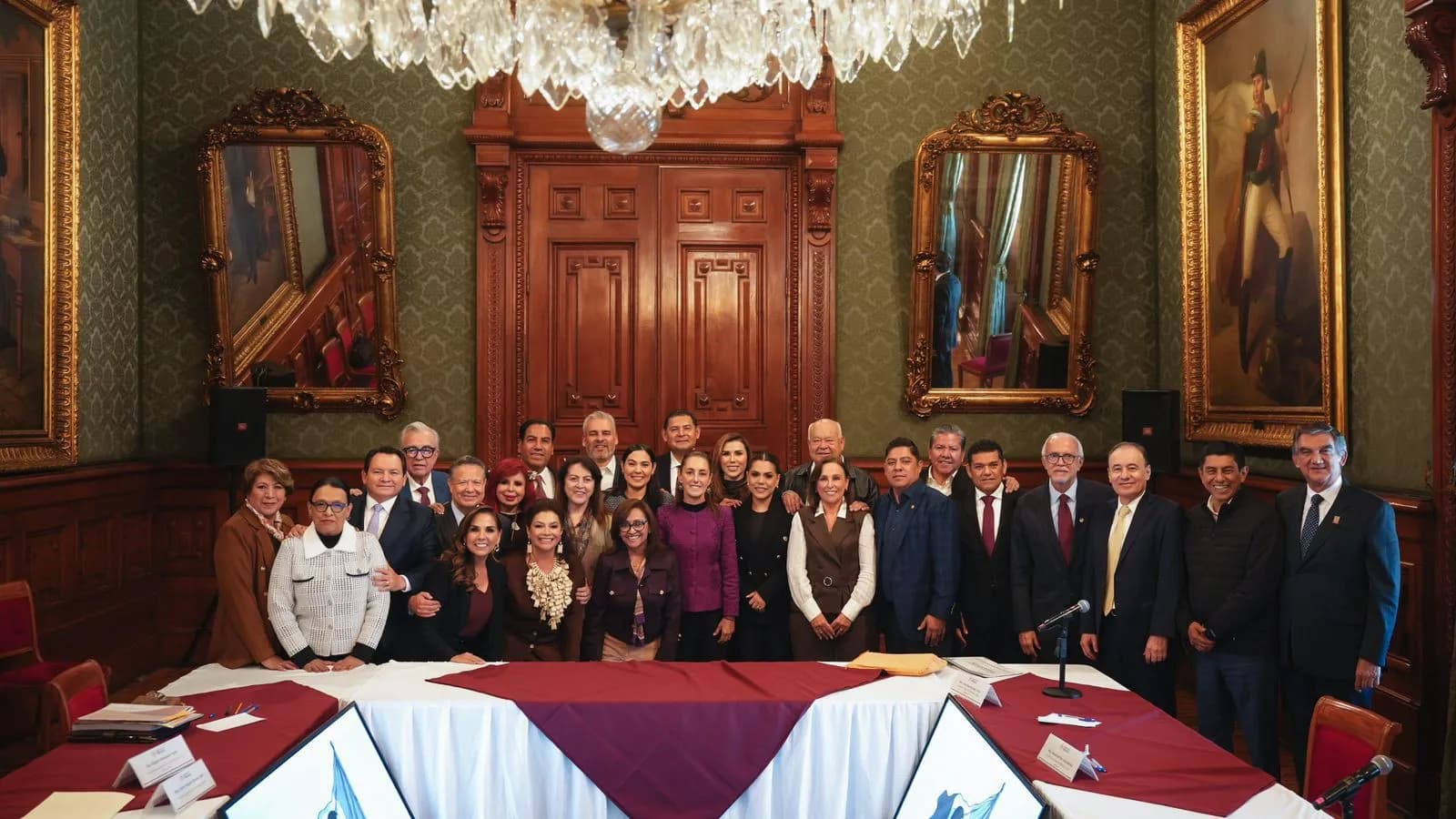 Eduardo Ramírez participa en reunión encabezada por la presidenta Claudia Sheinbaum
