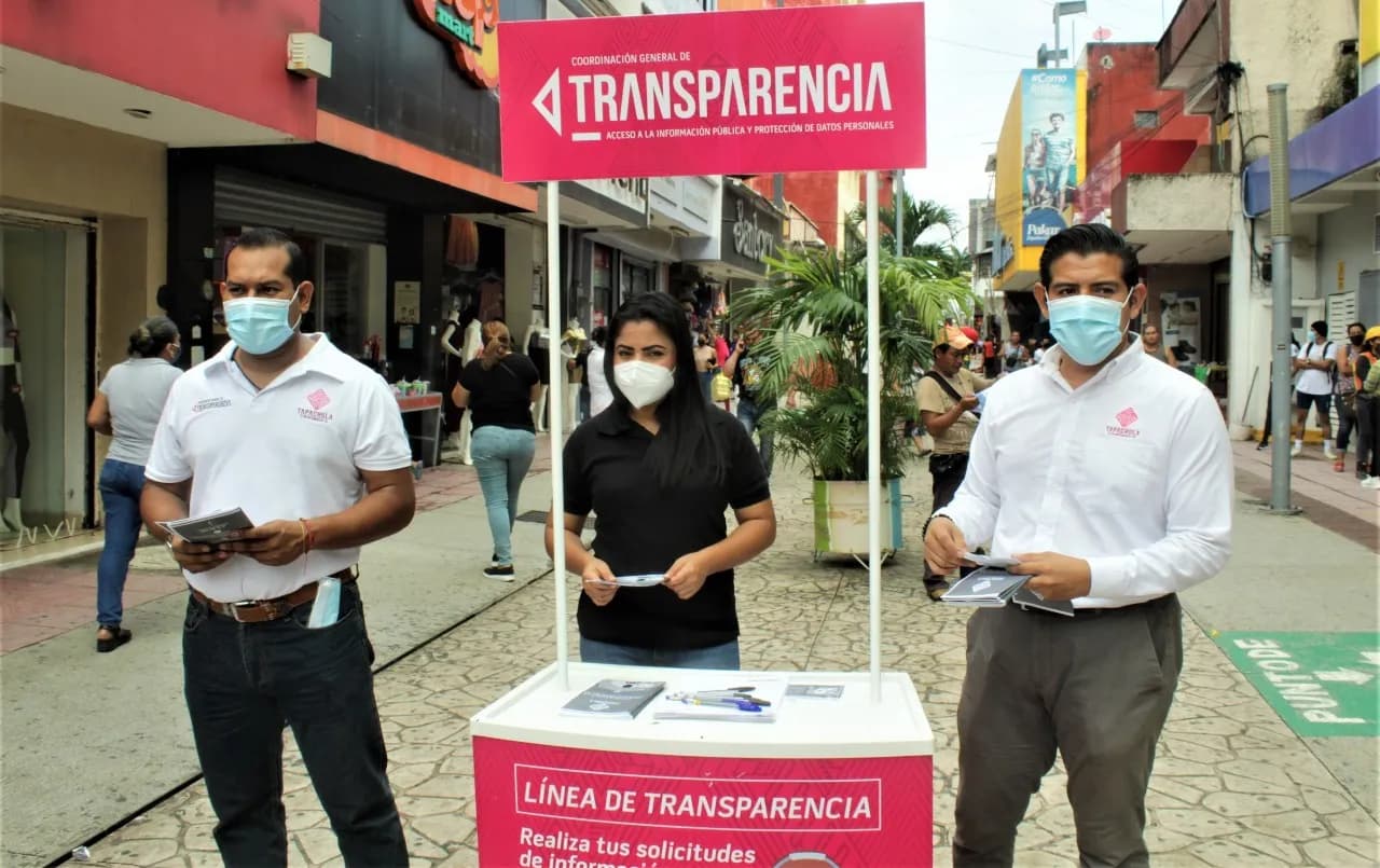 INSTALAN MÓDULO ITINERANTE DE TRANSPARENCIA EN PARQUE BENITO JUÁREZ DE TAPACHULA