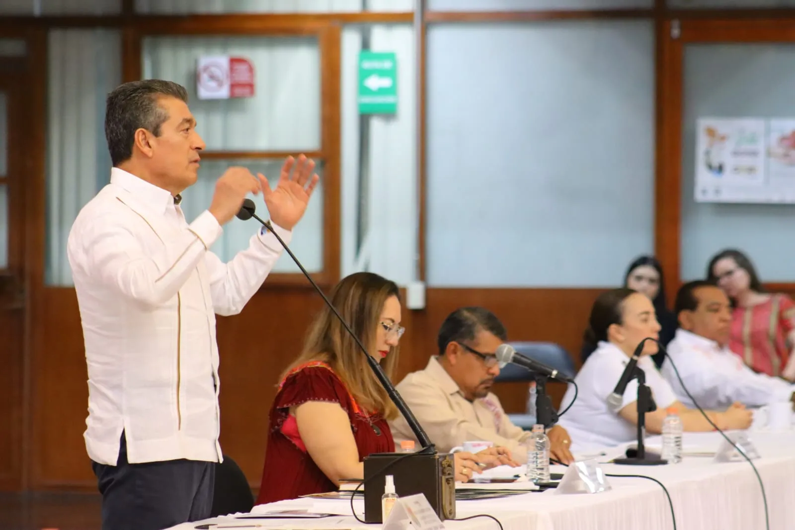 Chiapas va bien porque mantenemos una administración pública ordenada y transparente: Rutilio Escandón