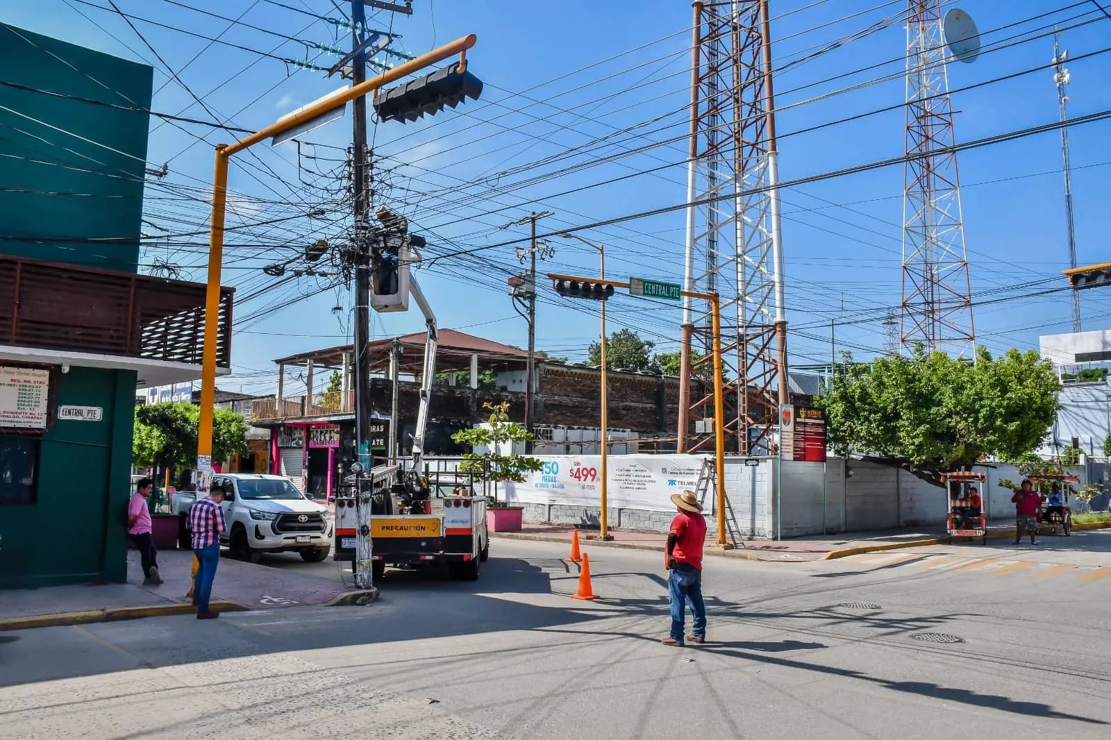 El presidente Elmer Vázquez impulsa la modernización de semáforos en la 2ª Avenida Norte