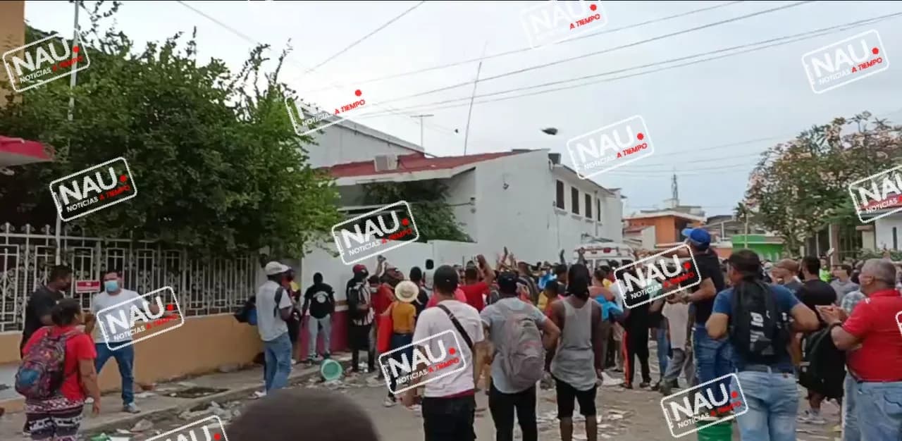 Familias Tapachultecas viven momentos de terror durante manifestaciones violentas de migrantes.