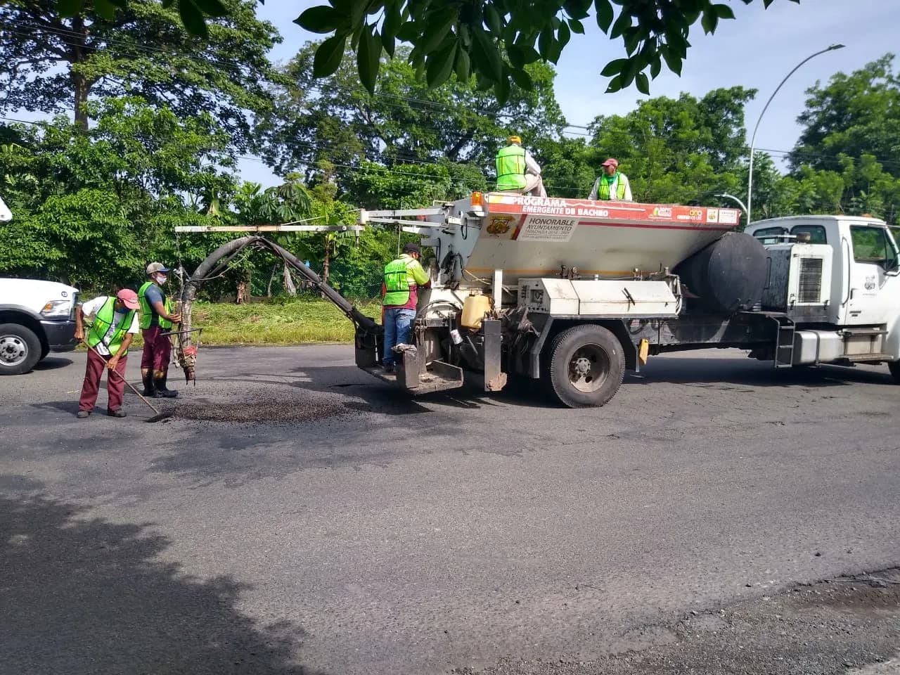 Ayuntamiento De Tapachula Refuerza Bacheo Asfáltico En Sector Nor-Poniente
