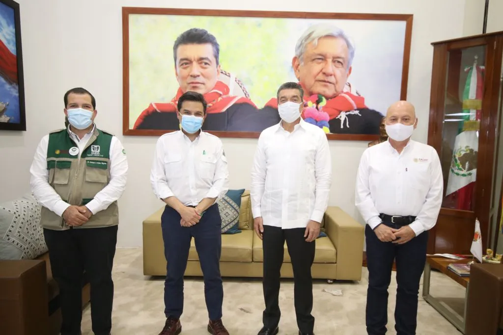 Rutilio Escandón se reunió con el director general del IMSS, Zoé Robledo