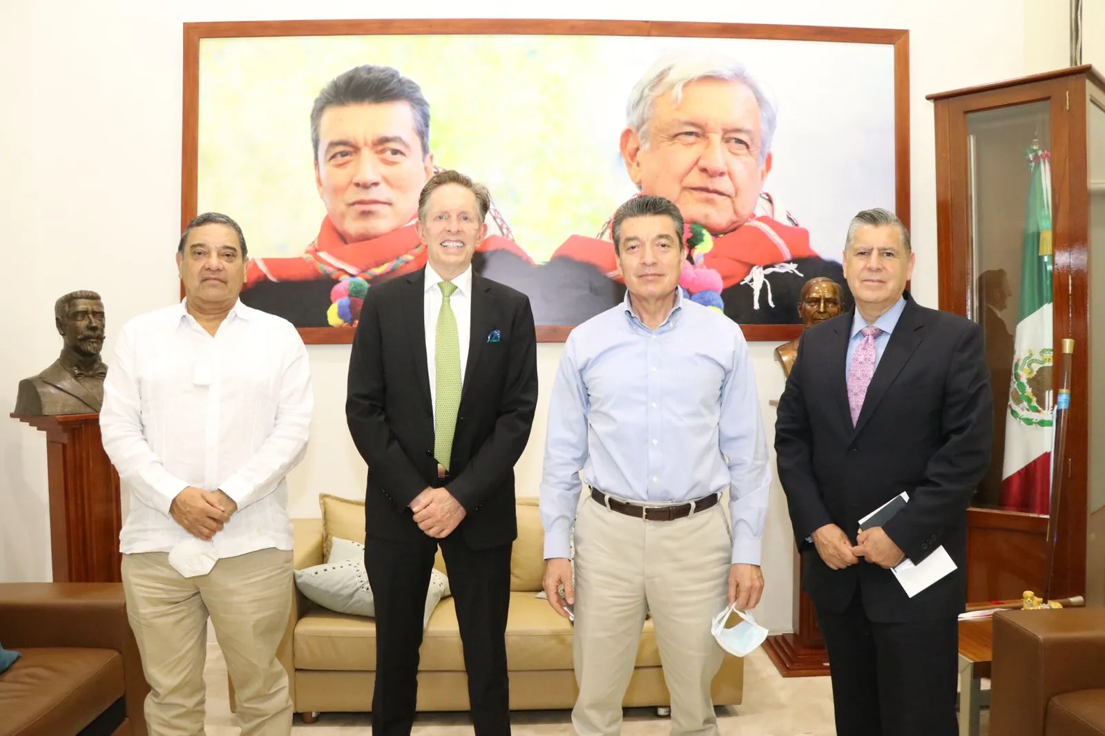 Se reúne Rutilio Escandón con Ellery Buzz, representante de la Embajada de EUA