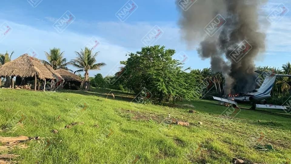 Incendian una avioneta en Retalhuleu Guatemala