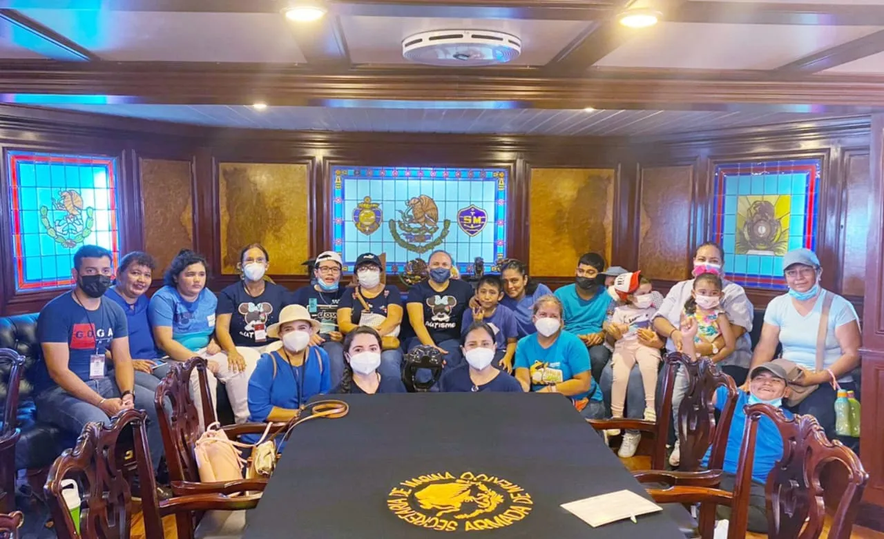 NIÑOS CON TRASTORNO DEL ESPECTRO AUTISTA DEL DIF CONOCIERON EL BUQUE ESCUELA VELERO “CUAUHTÉMOC”