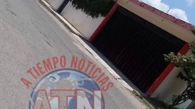 Destrozan los cristales de una casa por no pagar una mascota que fue atacada por un Pitbull