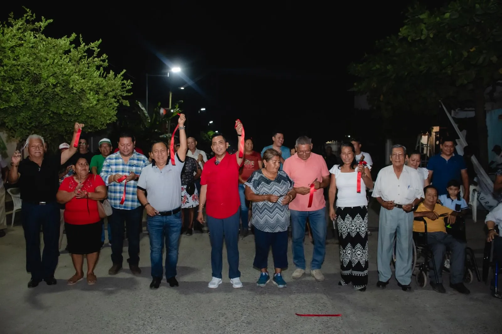 Inauguran sistema de iluminación en la 6ª y 8ª Norte de la colonia Barrio Nuevo en Suchiate