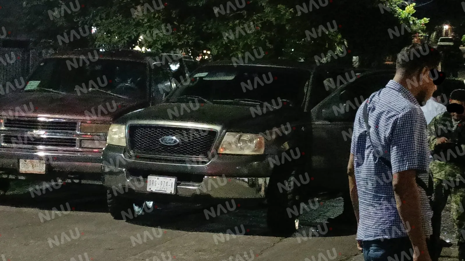 Abandonan camioneta con arma larga y objetos en la colonia Monroy