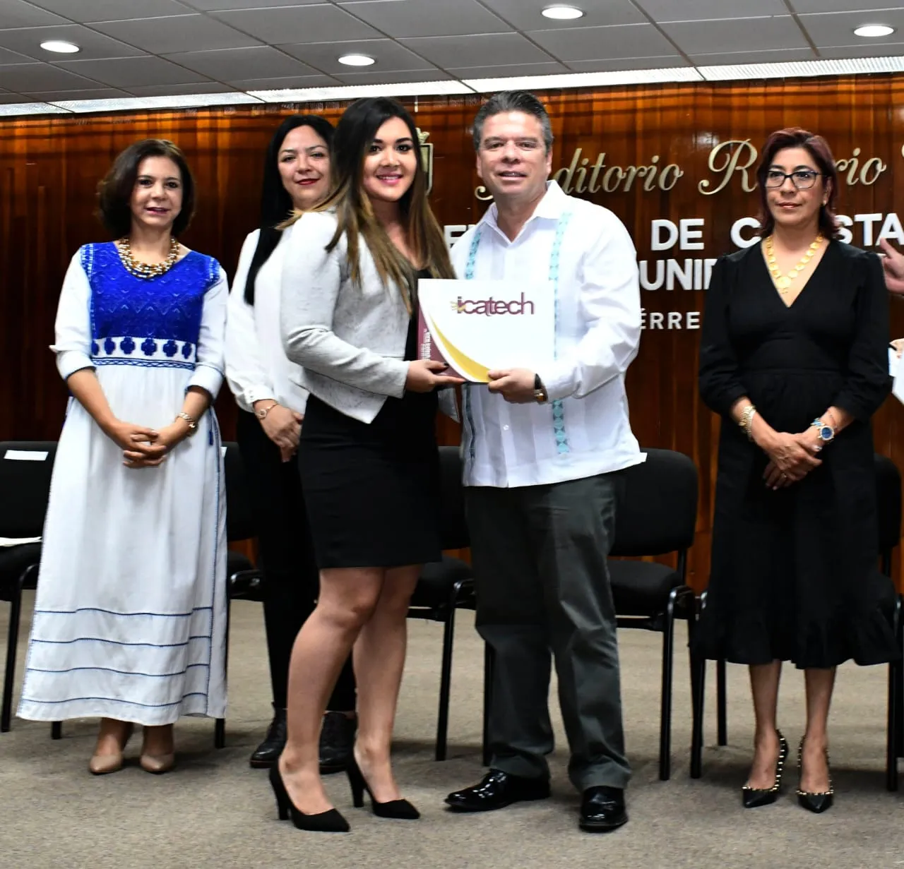 Entrega Ismael Brito constancias de capacitación en trasparencia a los ayuntamientos