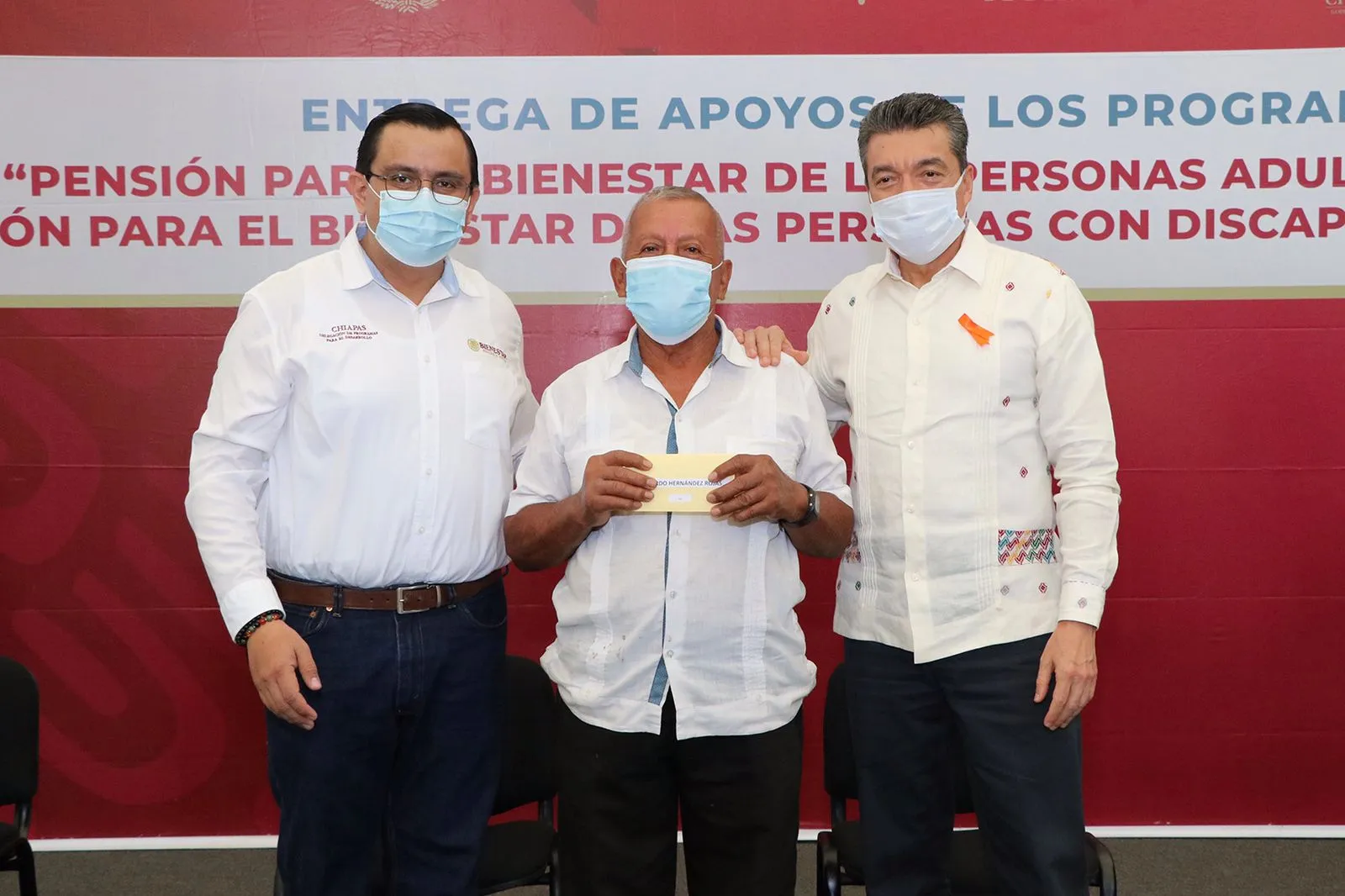 Desde Tapachula, constata Rutilio Escandón arranque de entrega de apoyos federales tras la veda electoral