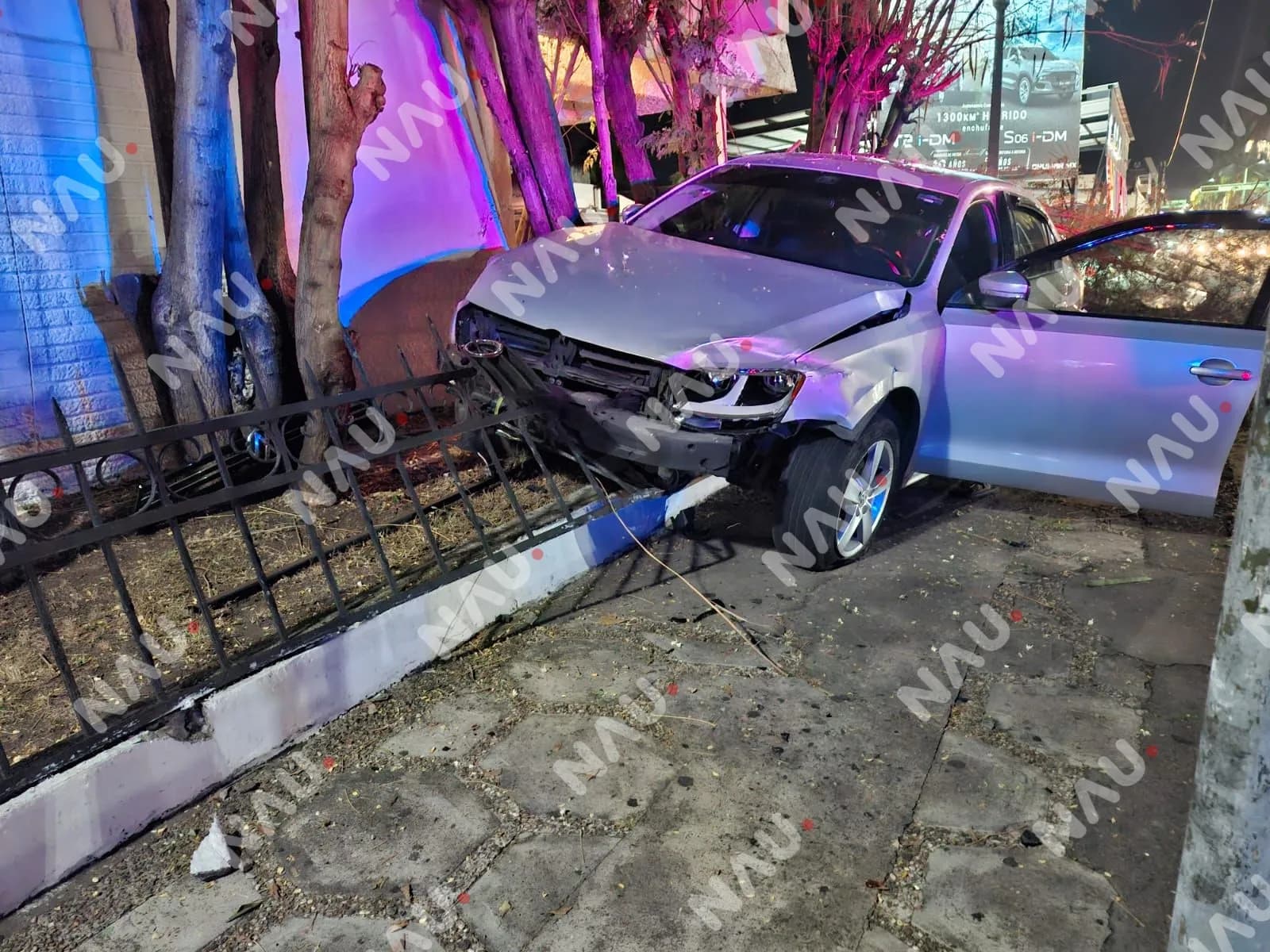 Choque entre dos vehículos en Tapachula deja daños materiales; no hubo lesionados