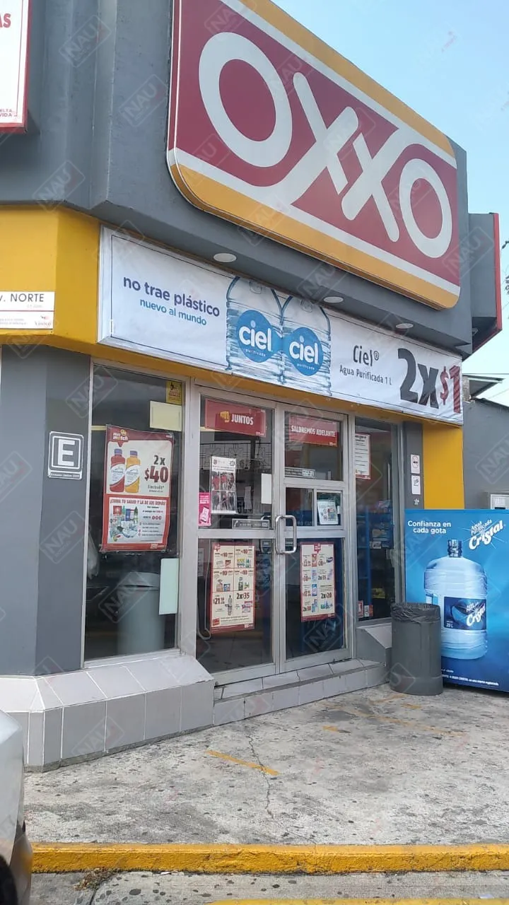 Asaltan Oxxo de la 7a norte y delincuente se lleva 7 mil pesos