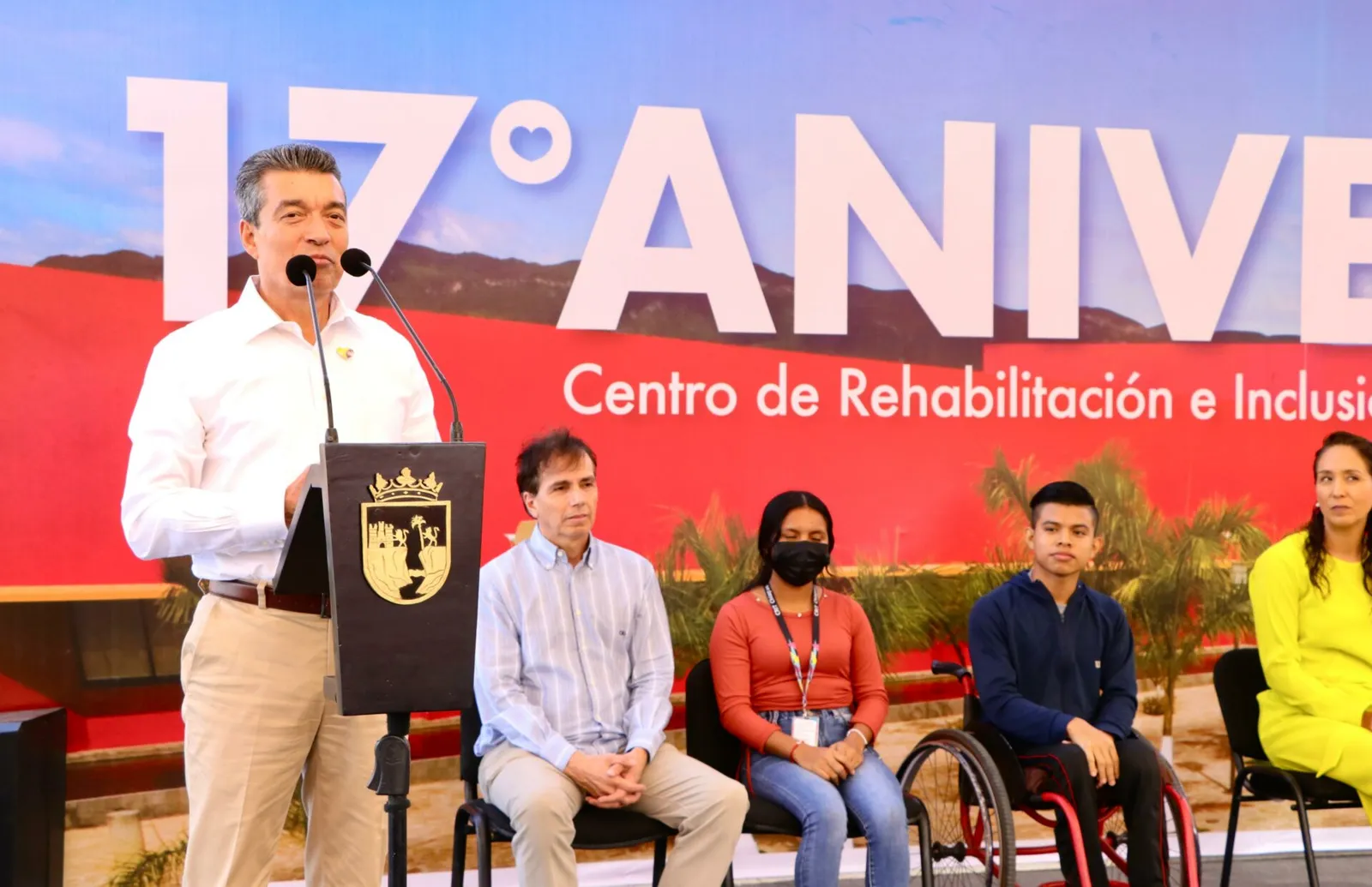 Asiste Rutilio Escandón a celebración del 17 aniversario del CRIT Chiapas
