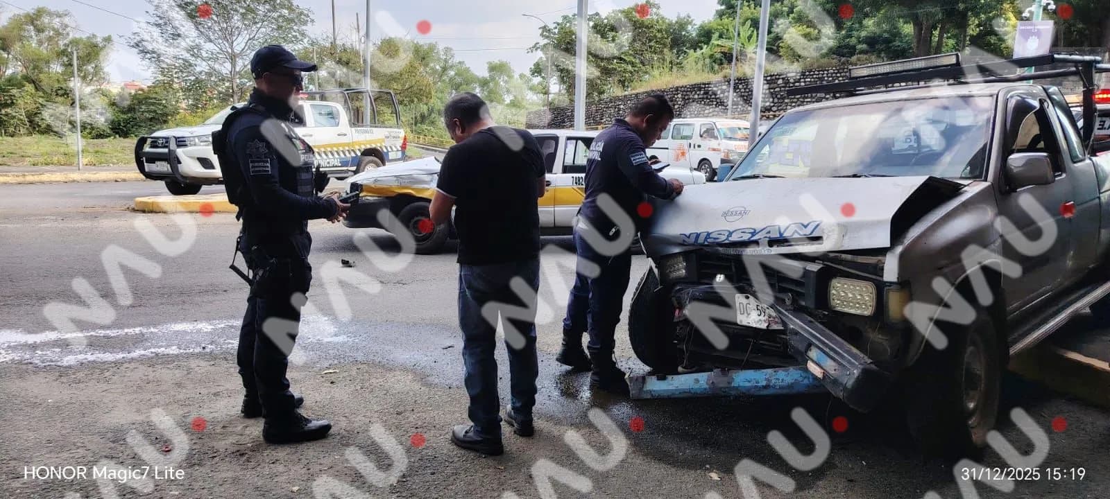 Choque entre taxi y camioneta genera movilización vial en Tapachula