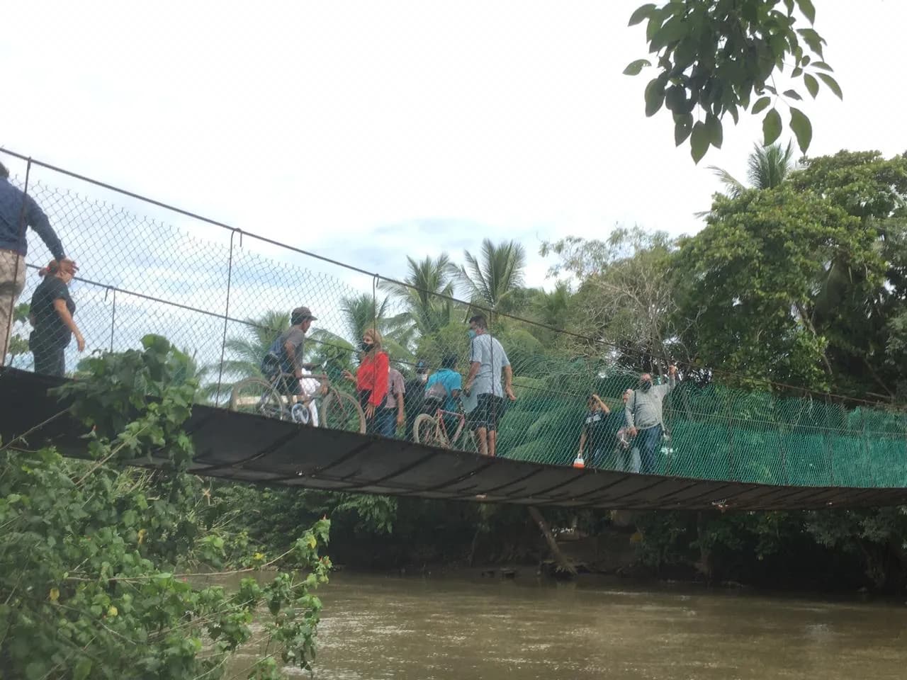 AYUNTAMIENTO DE TAPACHULA Y HABITANTES DE LA CIGÜEÑA REHABILITARÁN PUENTE COLGANTE