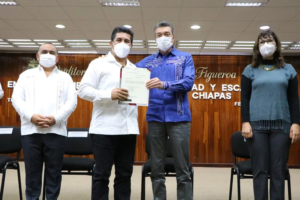 Personal del Cecyte es reconocido por su labor y servicio a favor de la educación en Chiapas