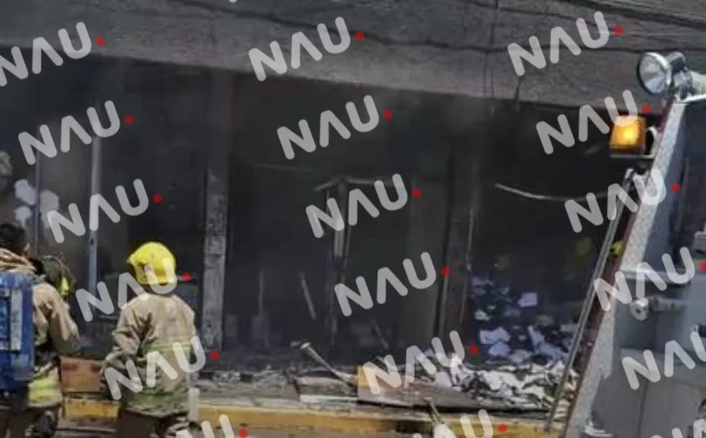 “Vídeo” Presuntos normalistas incendian instalaciones de la Secretaría de Educación en Tuxtla Gutiérrez