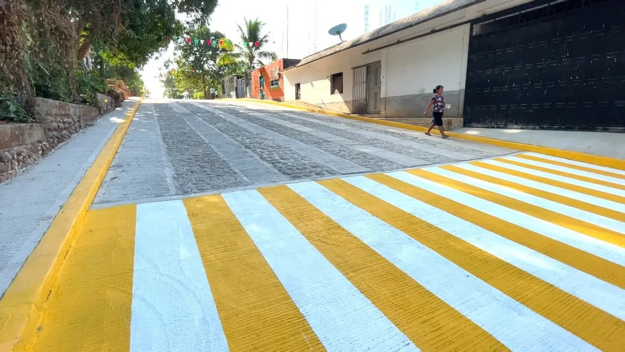 AYUNTAMIENTO DE TAPACHULA CONSTRUYE CALLES PARA MEJORAR LA CALIDAD DE VIDA