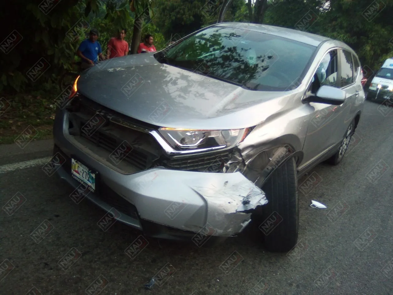 Solo daños dejan accidente en el KM 10 de Tuxtla Chico