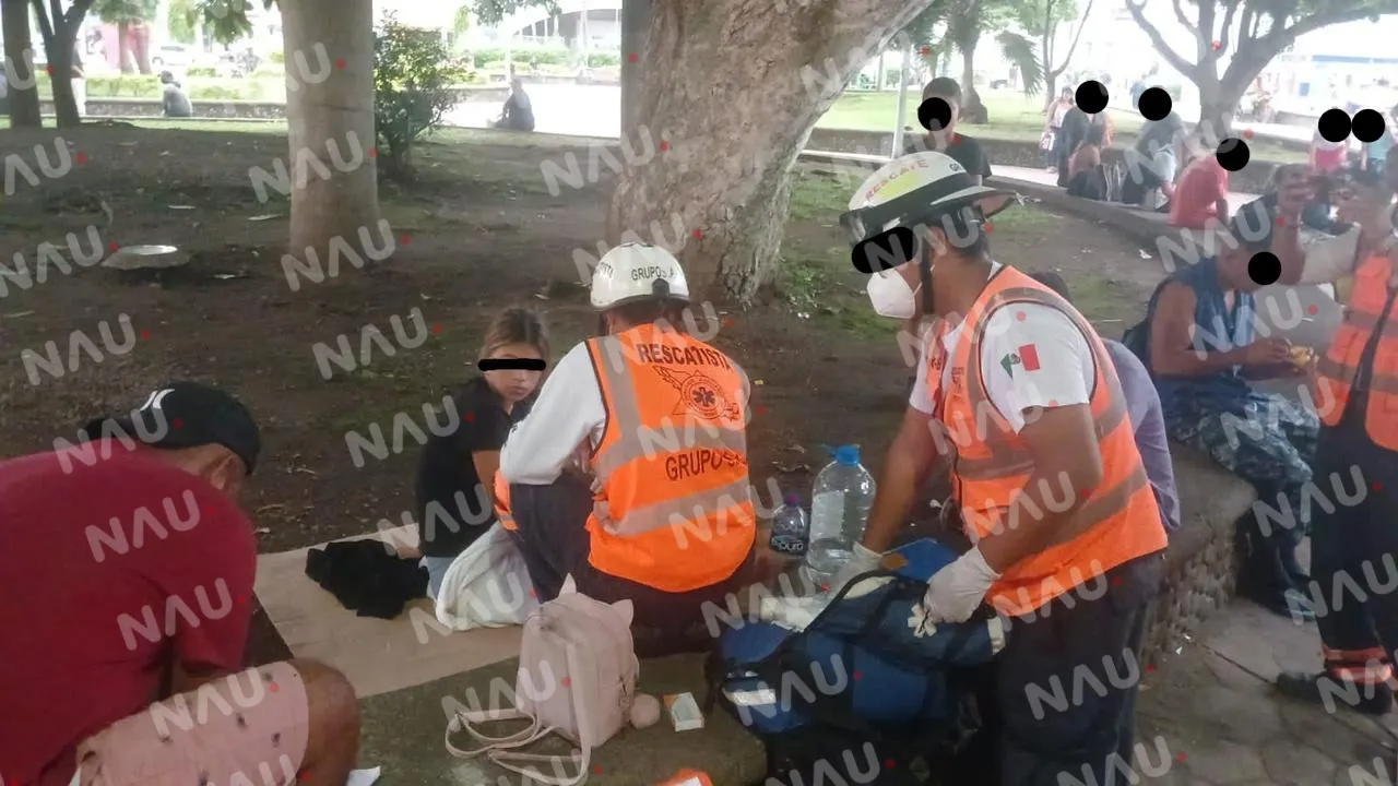 Atiende SAE a mujer embarazada en el parque Bicentenario