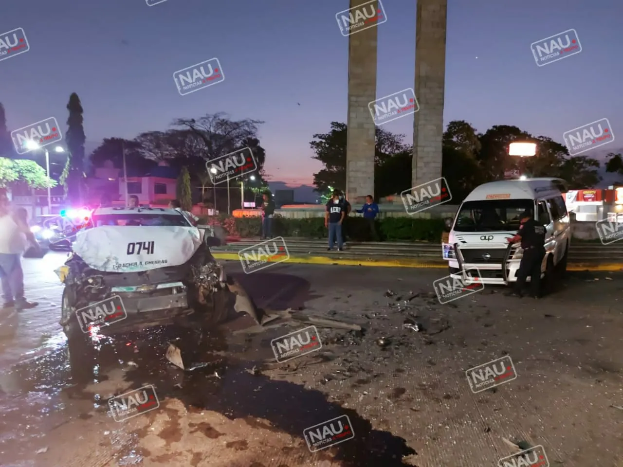 Aparatoso encontronazo deja tres lesionados.