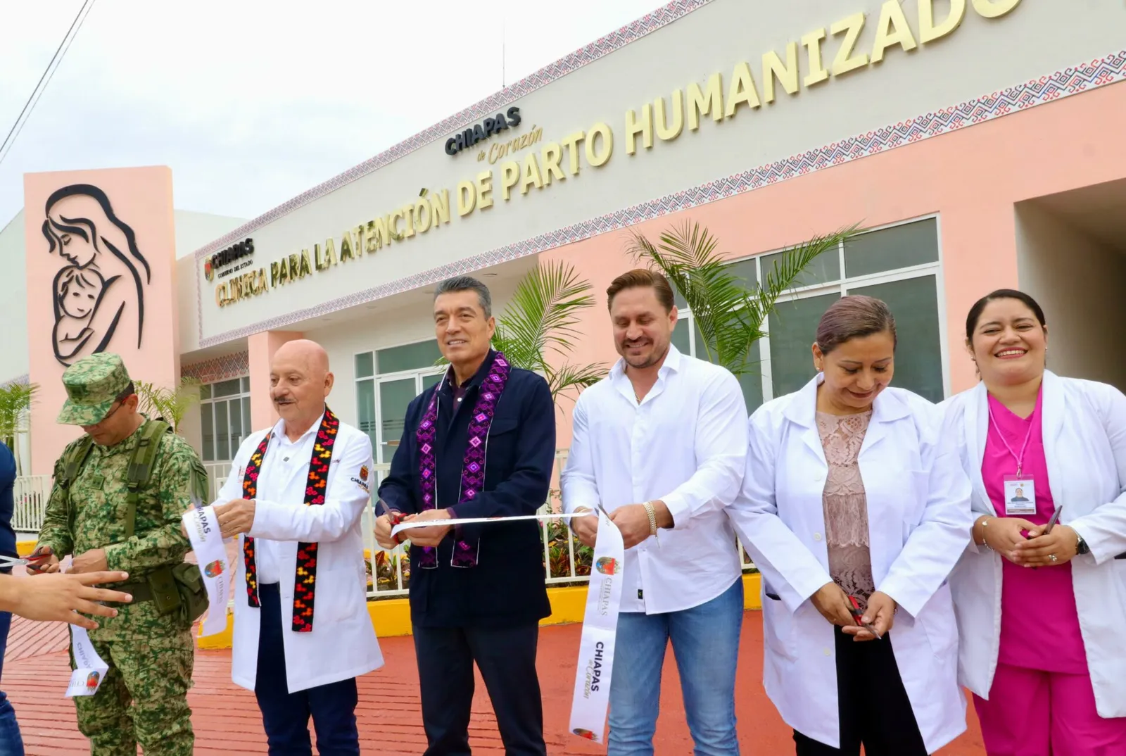 En Yajalón, Rutilio Escandón inauguró la Clínica para la Atención de Parto Humanizado