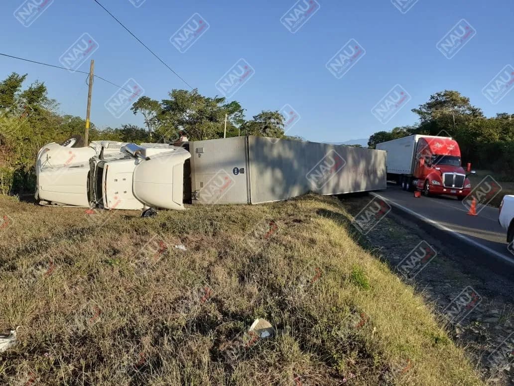 Volcó en la costera