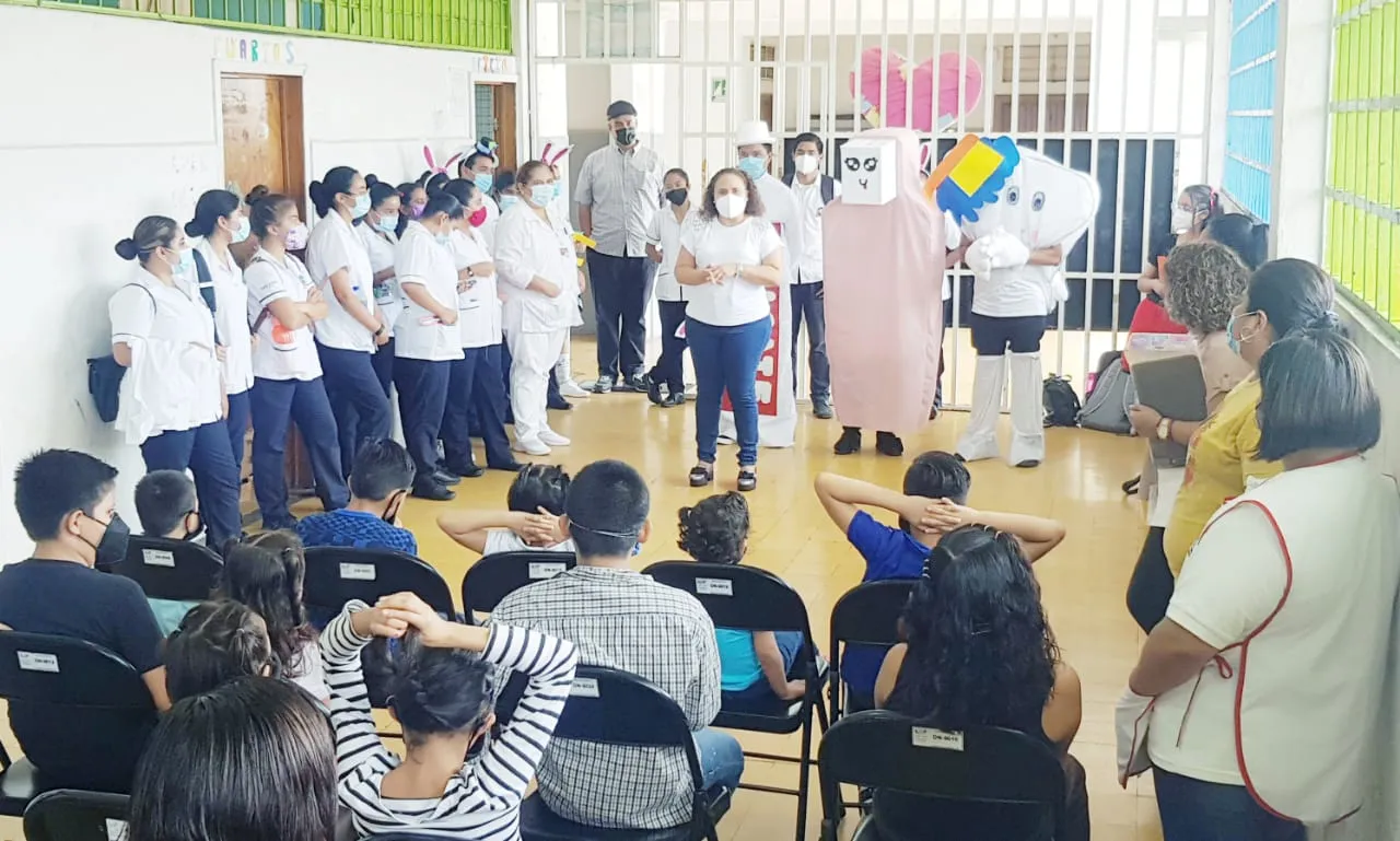 IMPARTEN PLÁTICA SOBRE SALUD BUCAL A NIÑOS DEL DIF MUNICIPAL