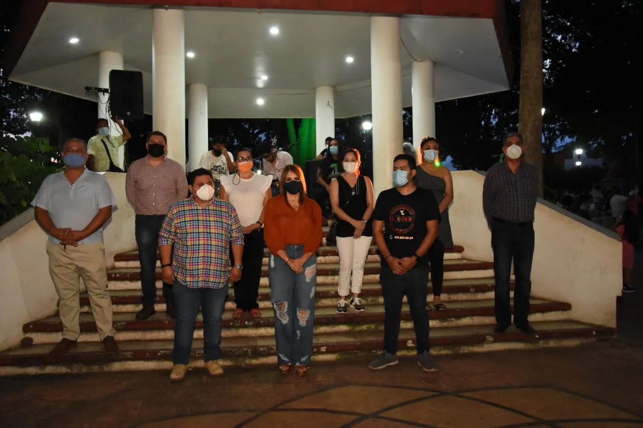 INAUGURA ROSY URBINA EXPOSICIÓN GASTRONÓMICA “NOCHE DE SABOR”