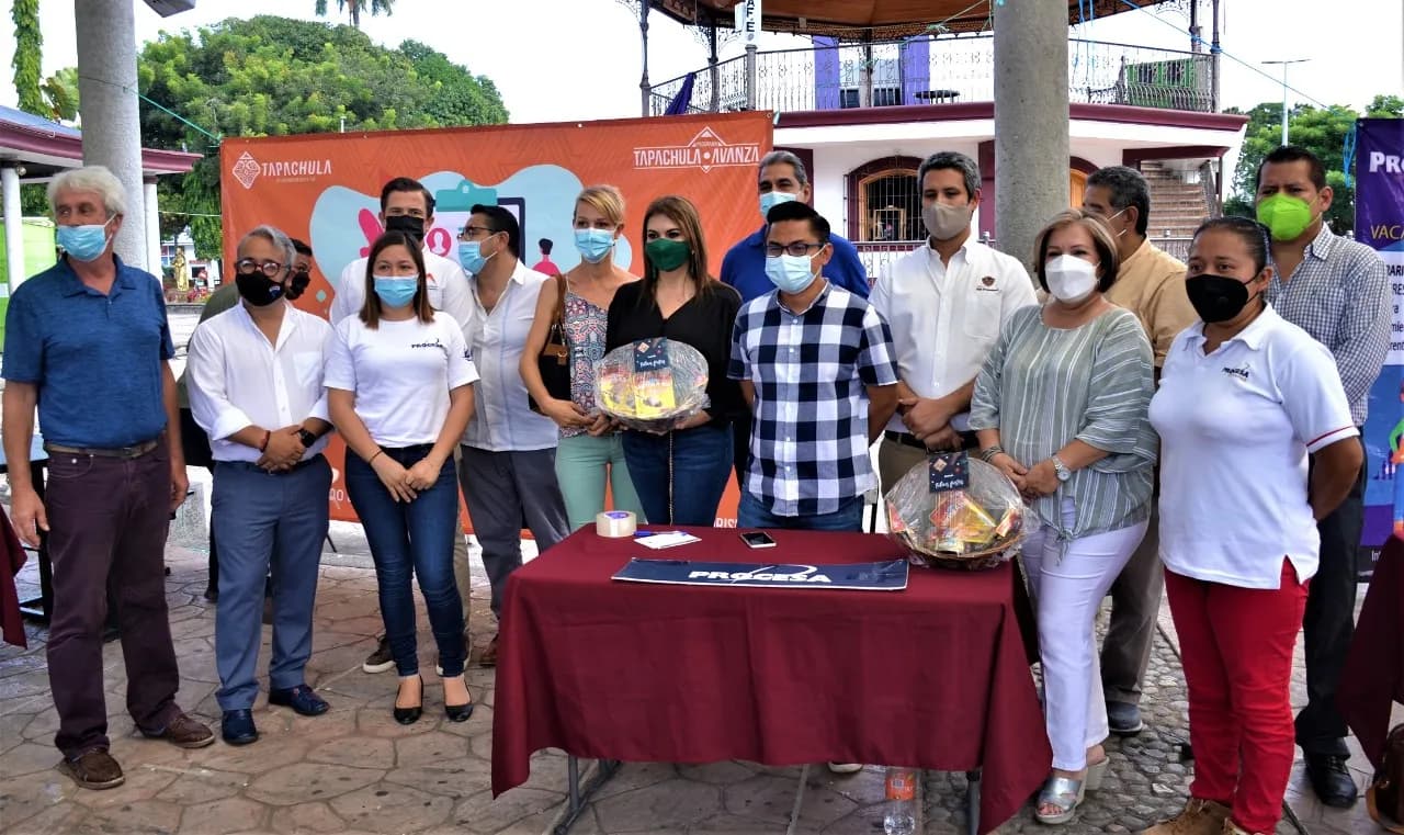 AYUNTAMIENTO DE TAPACHULA FACILITADOR DE LAS INVERSIONES: ROSY URBINA