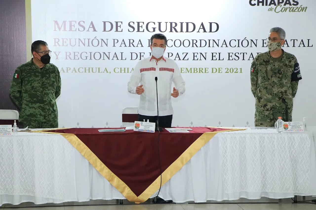 Exhorta Rutilio Escandón a personas mayores de 18 años a vacunarse contra el COVID-19